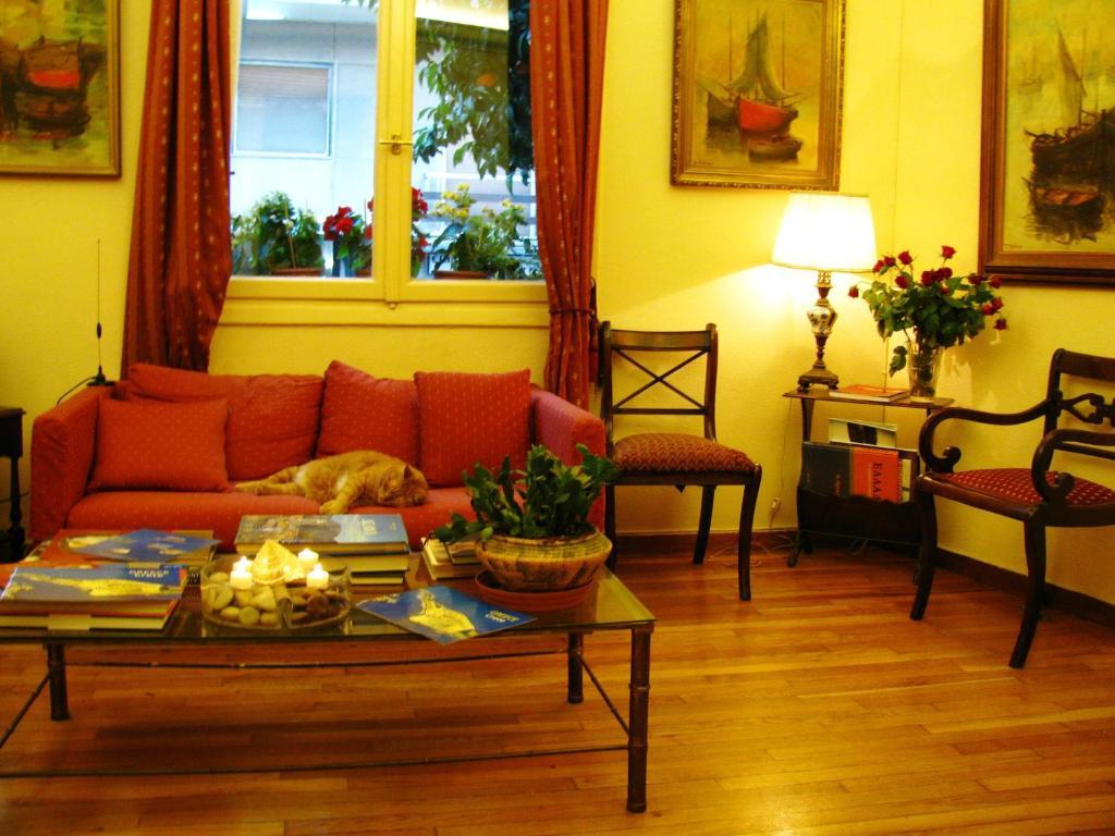 Hotel Art Gallery *